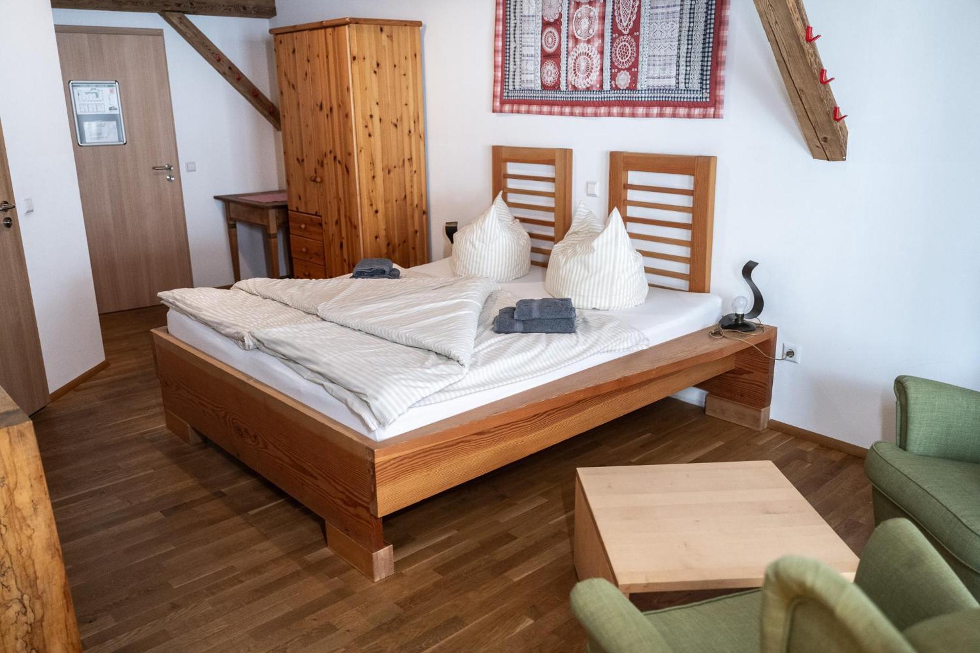 Alte Kass Hotel & Kaffeehaus Neidlingen Exteriör bild