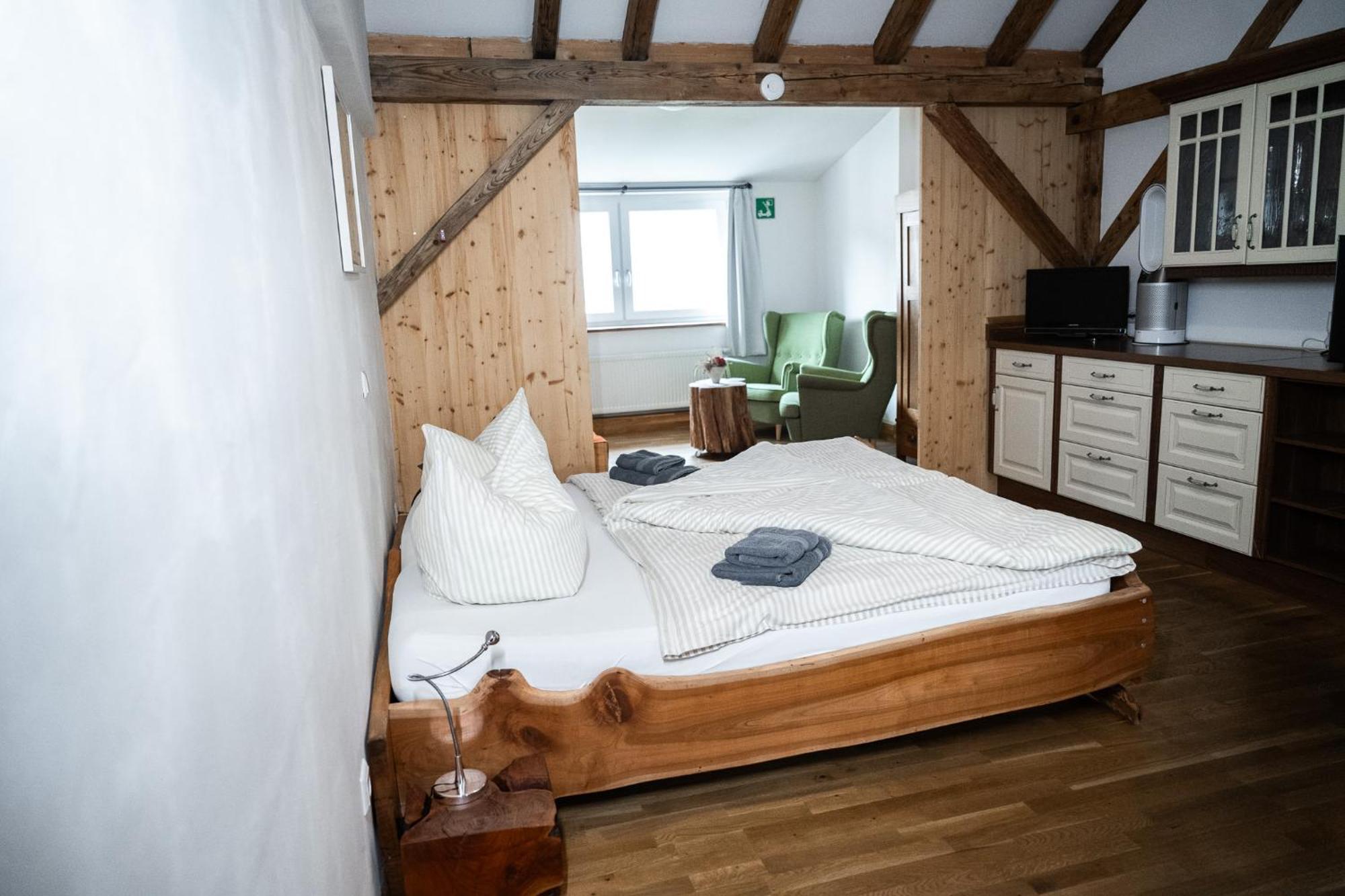 Alte Kass Hotel & Kaffeehaus Neidlingen Exteriör bild